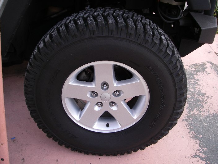 SOLD For Sale 5 35" Tires & Wheels Tr351